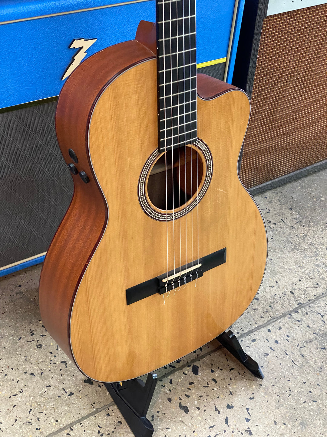 Martin 2012 000-C Nylon W/case ***pre loved***