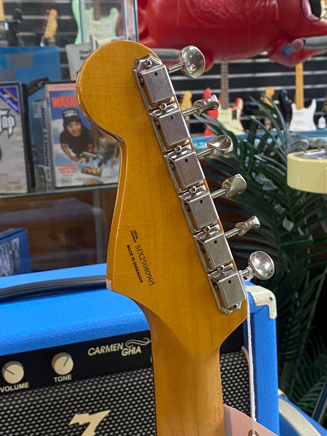 Fender Limited Vintage II Road Worn 60s Strat w/case | Sonic Blue