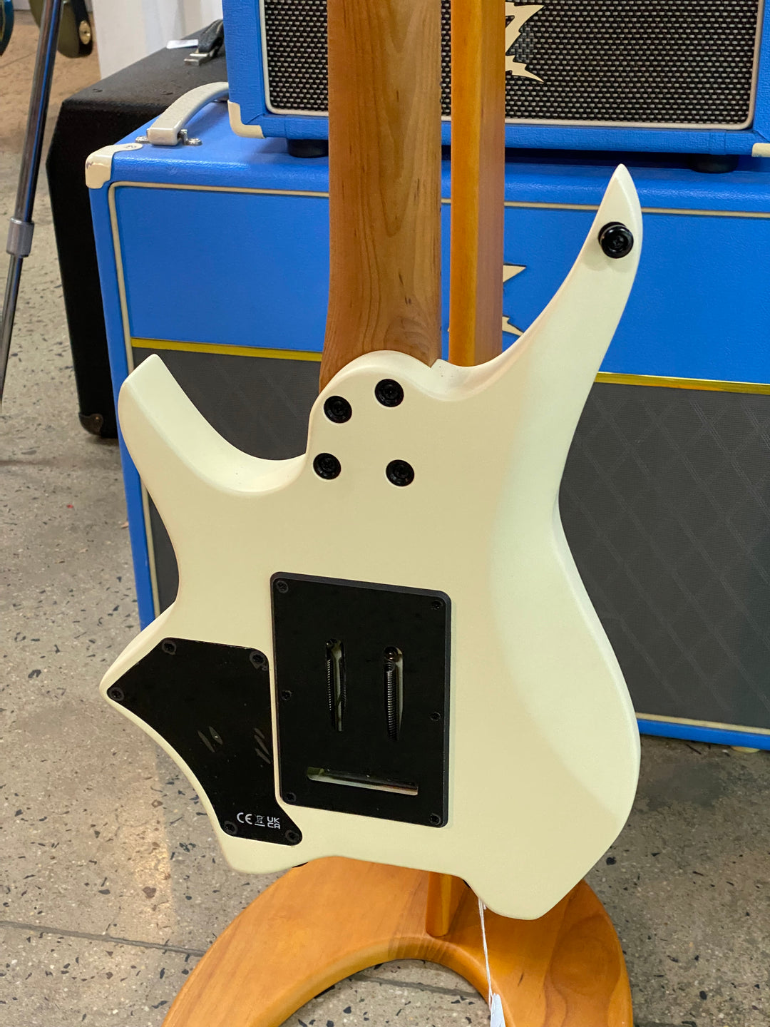 Hils HN4S-IV Headless Electric Guitar | Satin ivory