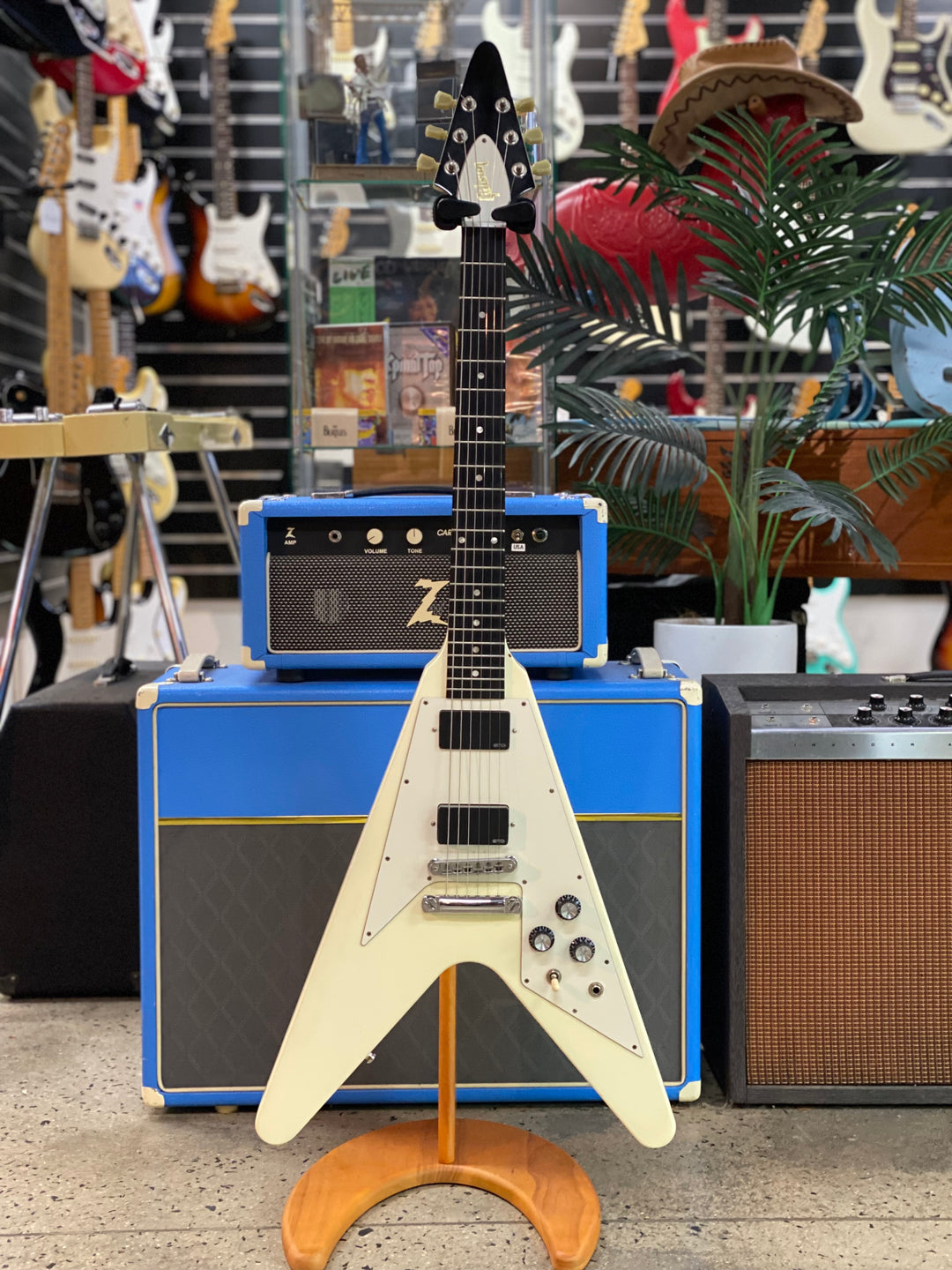 Gibson USA 2009 Flying V EMG Pups w/case | White ***pre loved***