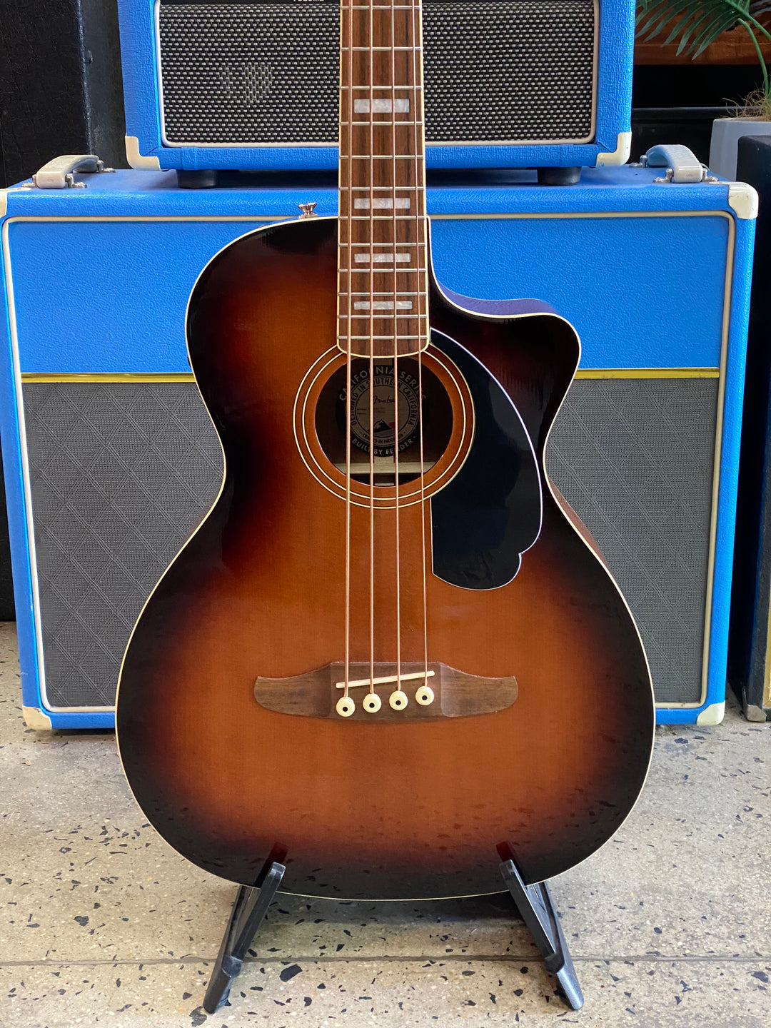 Fender 2024 Kingman Bass W/pickup Shaded Edge Burst ***pre loved***