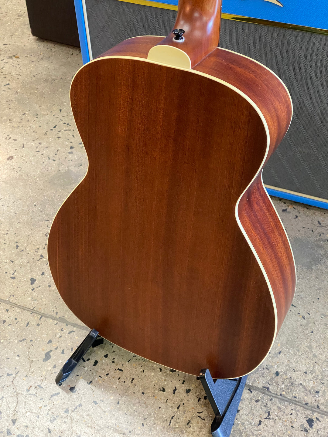 Guild Troubadour M-240E w/LR Baggs & bag ***pre loved***