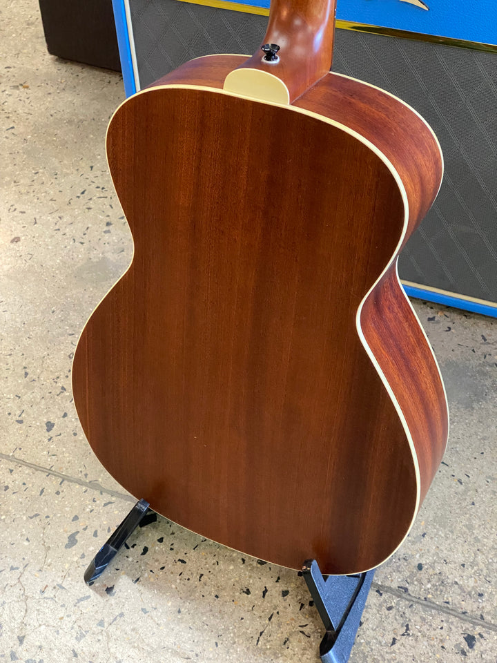 Guild Troubadour M-240E w/LR Baggs & bag ***pre loved***