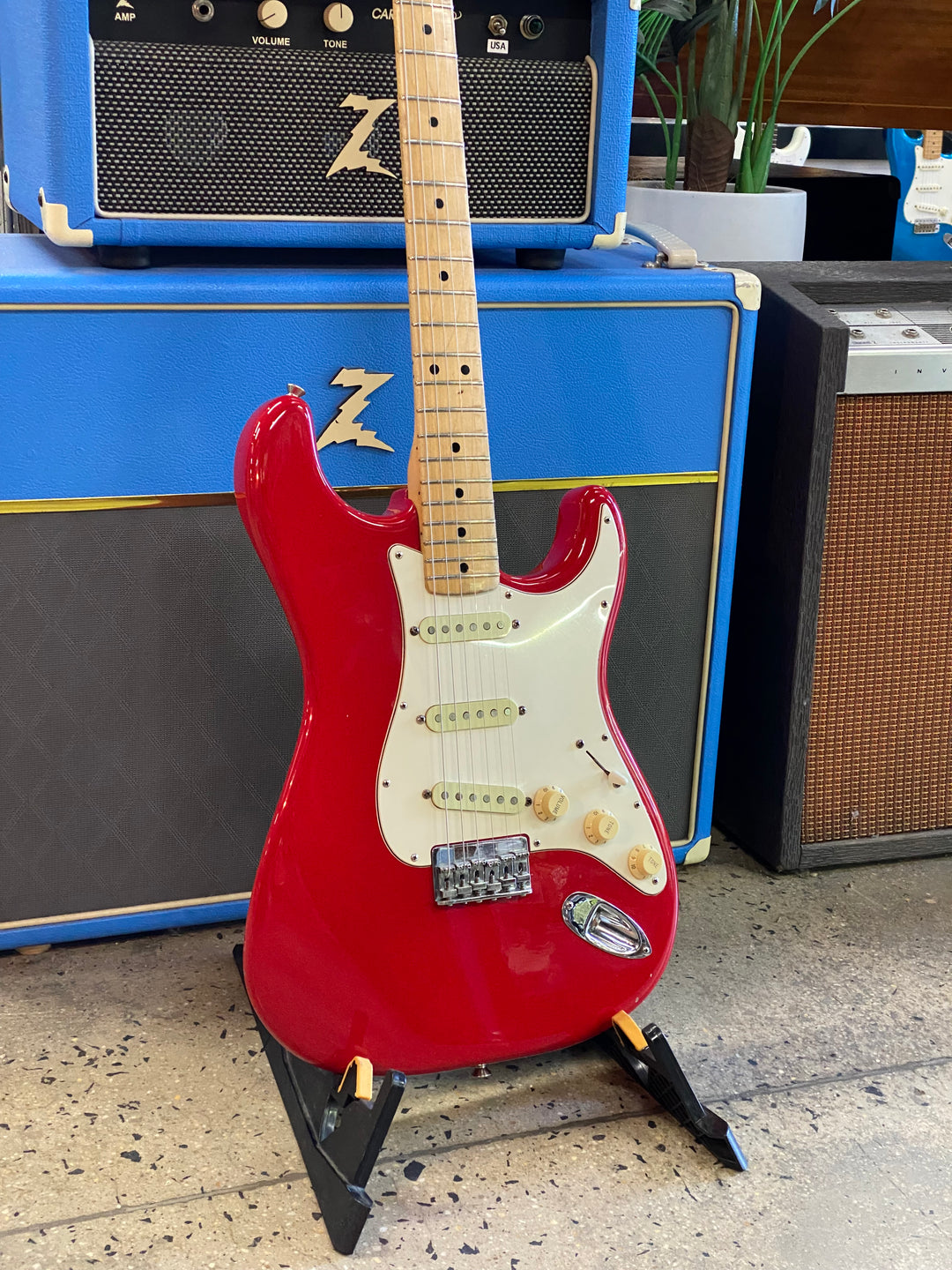 Fender 1979 Hardtail Stratocaster w/case | Red ***pre loved***