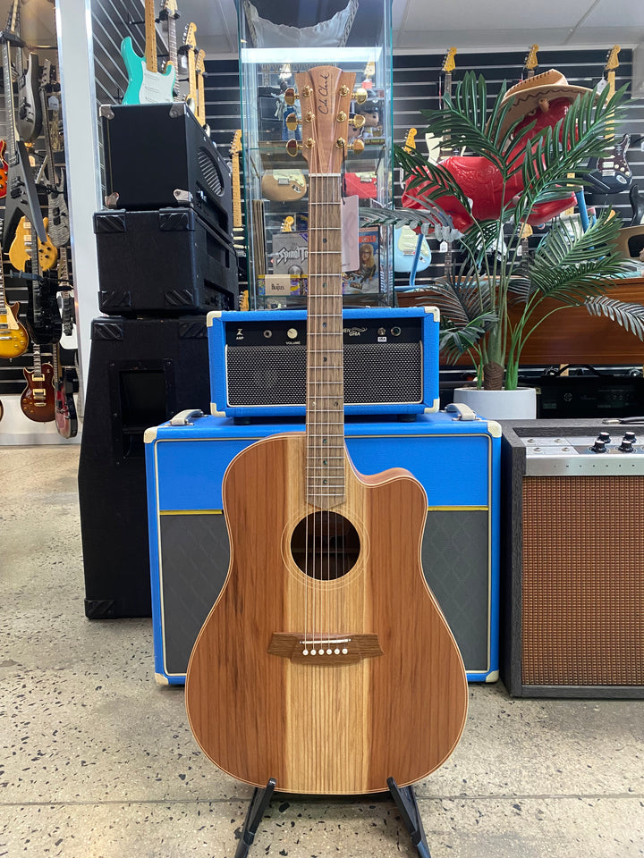 Cole Clark FL2EC Redwood Top with Australian Blackwood Back and Sides