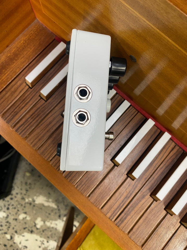 Electro-Harmonix Mel9 Tape Replay Machine Guitar Effects Pedal W/box ***Pre Loved***