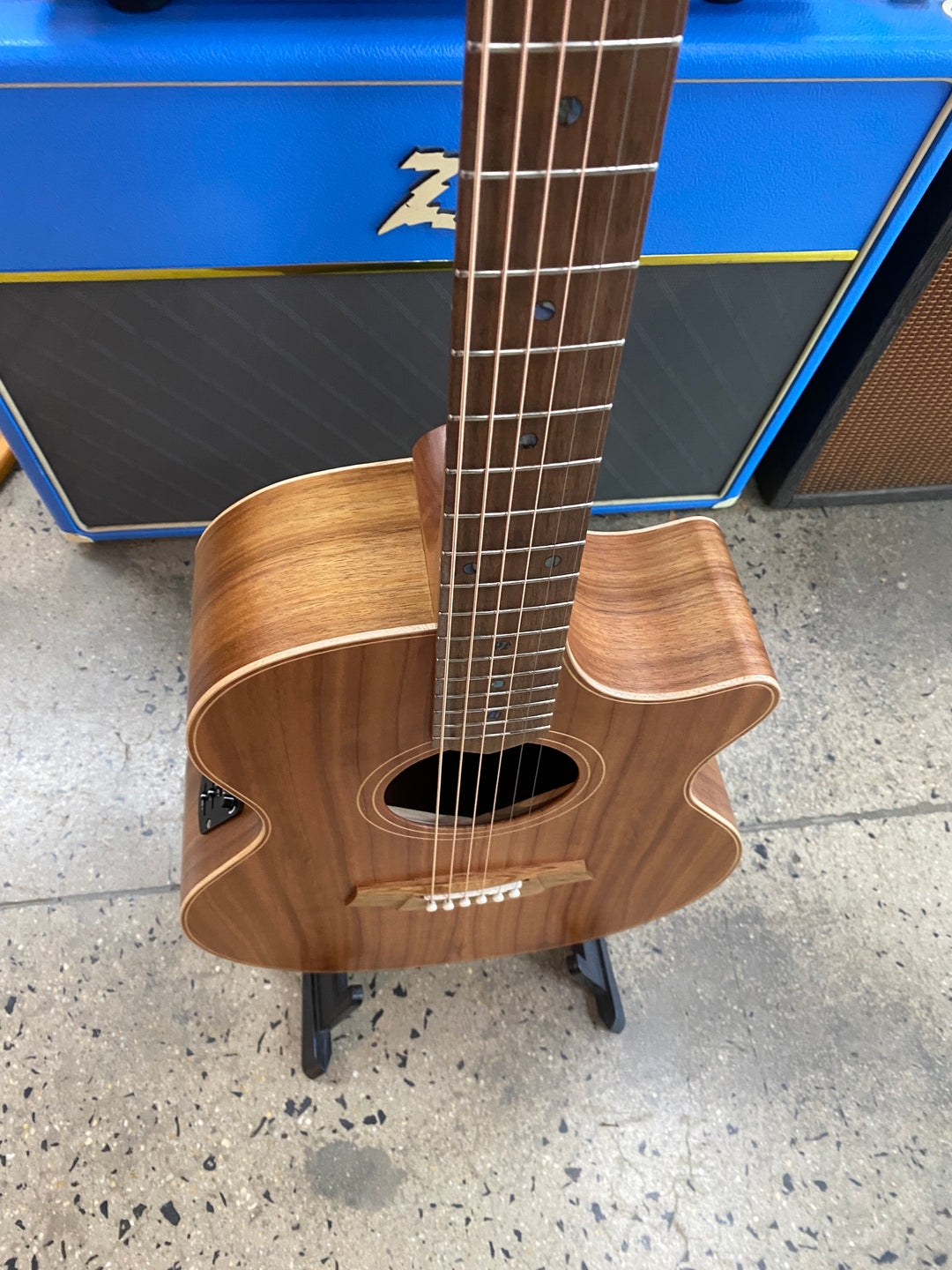 Cole Clark AN2EC Redwood top, Blackwood Back and Sides Acoustic Electric Guitar