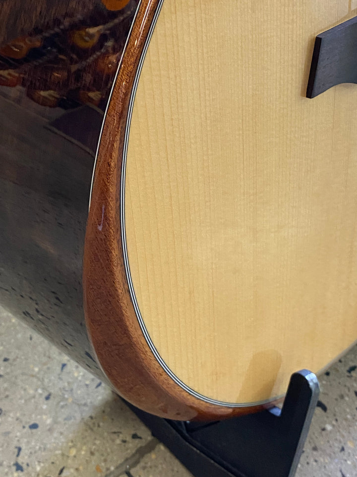 Walden Grand Auditorium All Solid Spruce Top, Ovangkol Back and sides