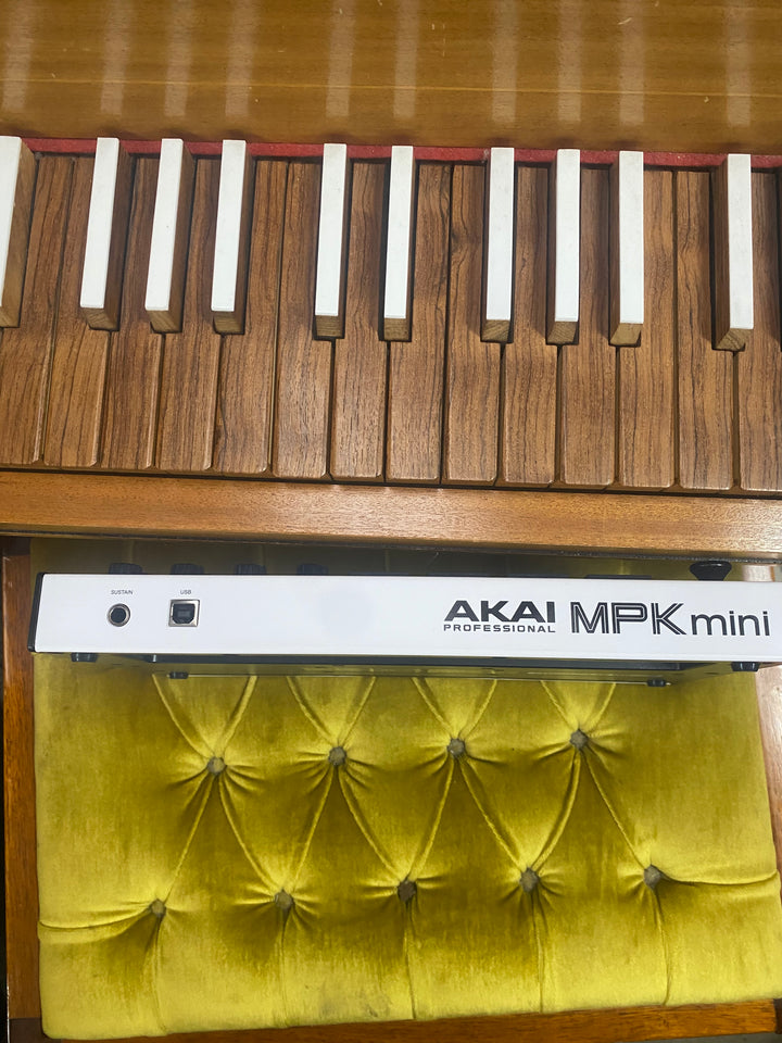 Akai Professional MPK mini mk3 Keyboard Controller W/box ***Pre Loved***