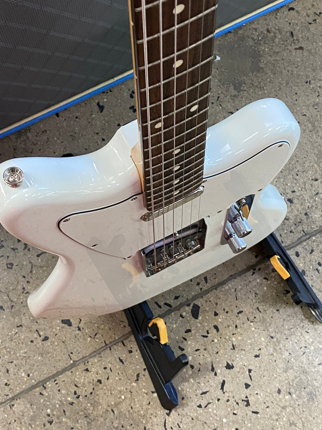 Fender 2021 MIJ Offset Telecaster w/bag | White ***pre loved***
