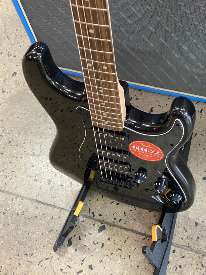Squier by Fender Affinity Strat HSS | Metallic Black