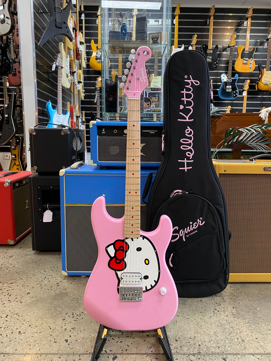 Squier Limited Edition Hello Kitty Stratocaster | Pink