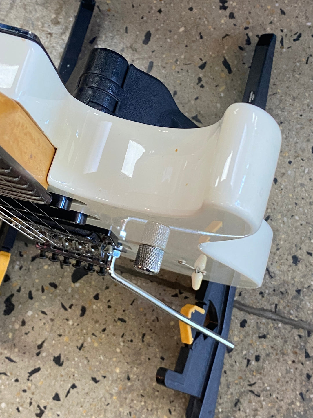 Charvel DK-055 w/bag | White **pre loved**