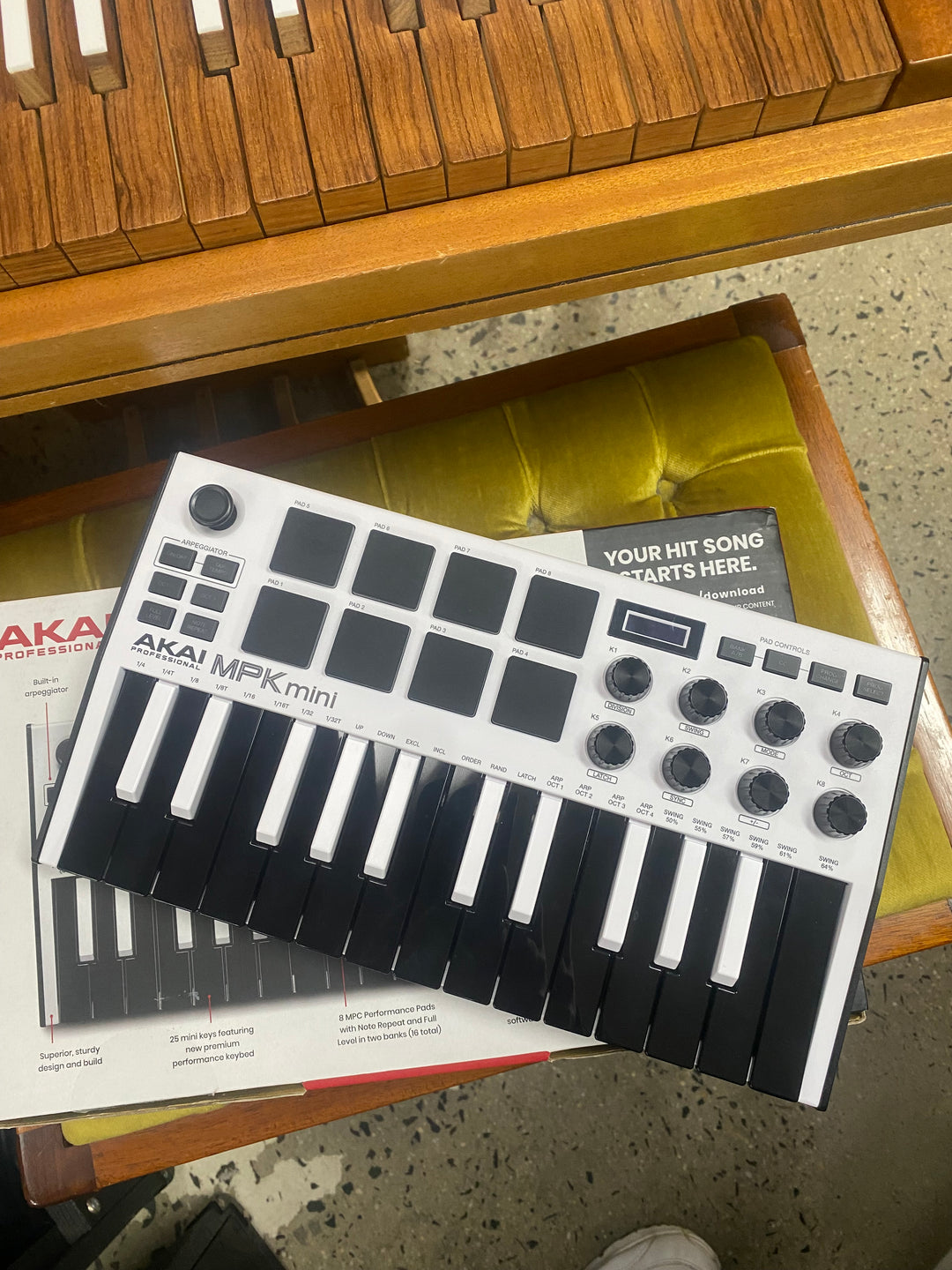 Akai Professional MPK mini mk3 Keyboard Controller W/box ***Pre Loved***