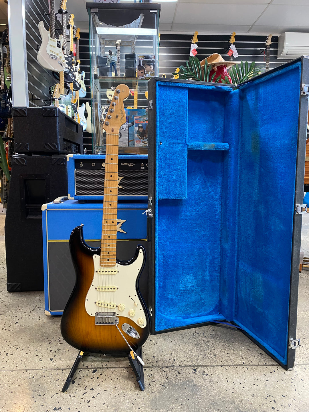 Fender 2001 American Standard Stratocaster Maple Neck 2TSB W/case **Pre Loved**