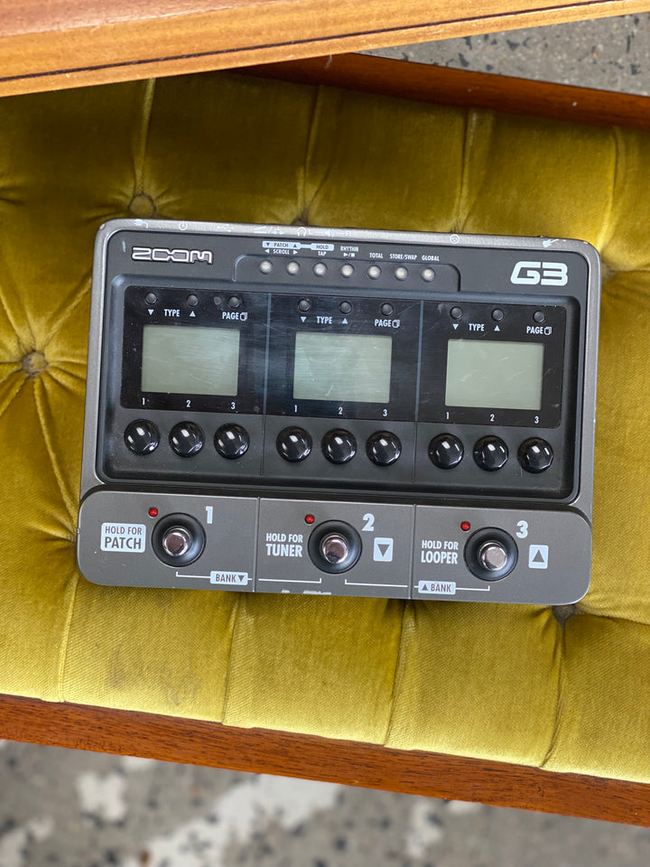 Zoom G3 Multi FX Pedal w/Power Supply & Box ***pre loved***