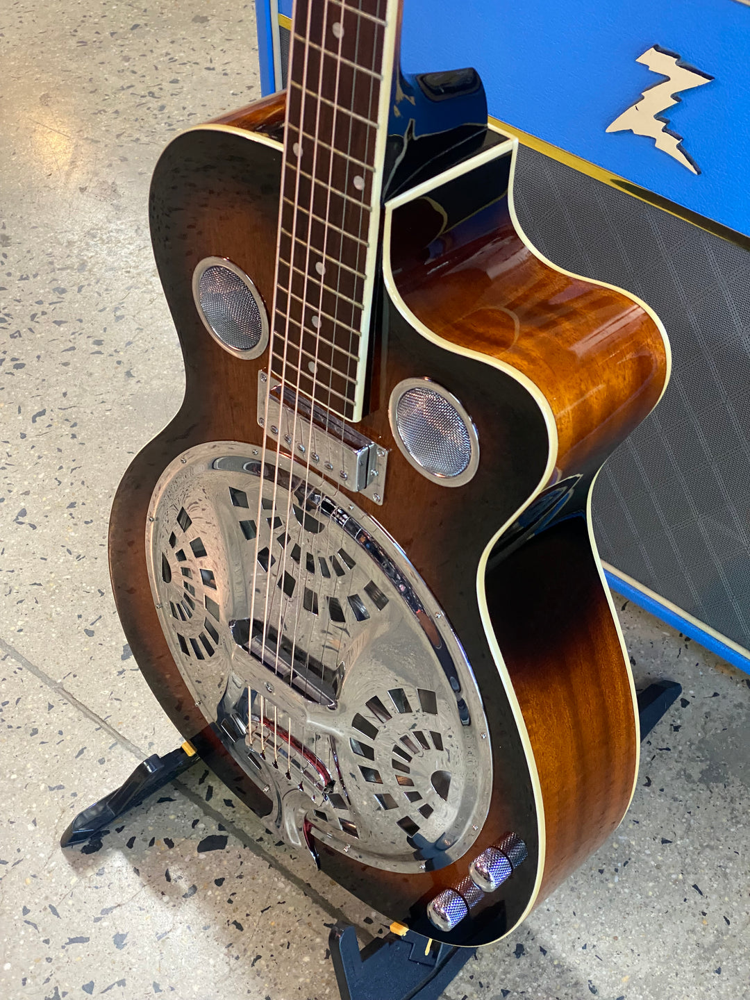 Bryden BRE2ETS Cutaway Electric Resonator Guitar Tobacco Sunburst W/case ***Pre Loved***