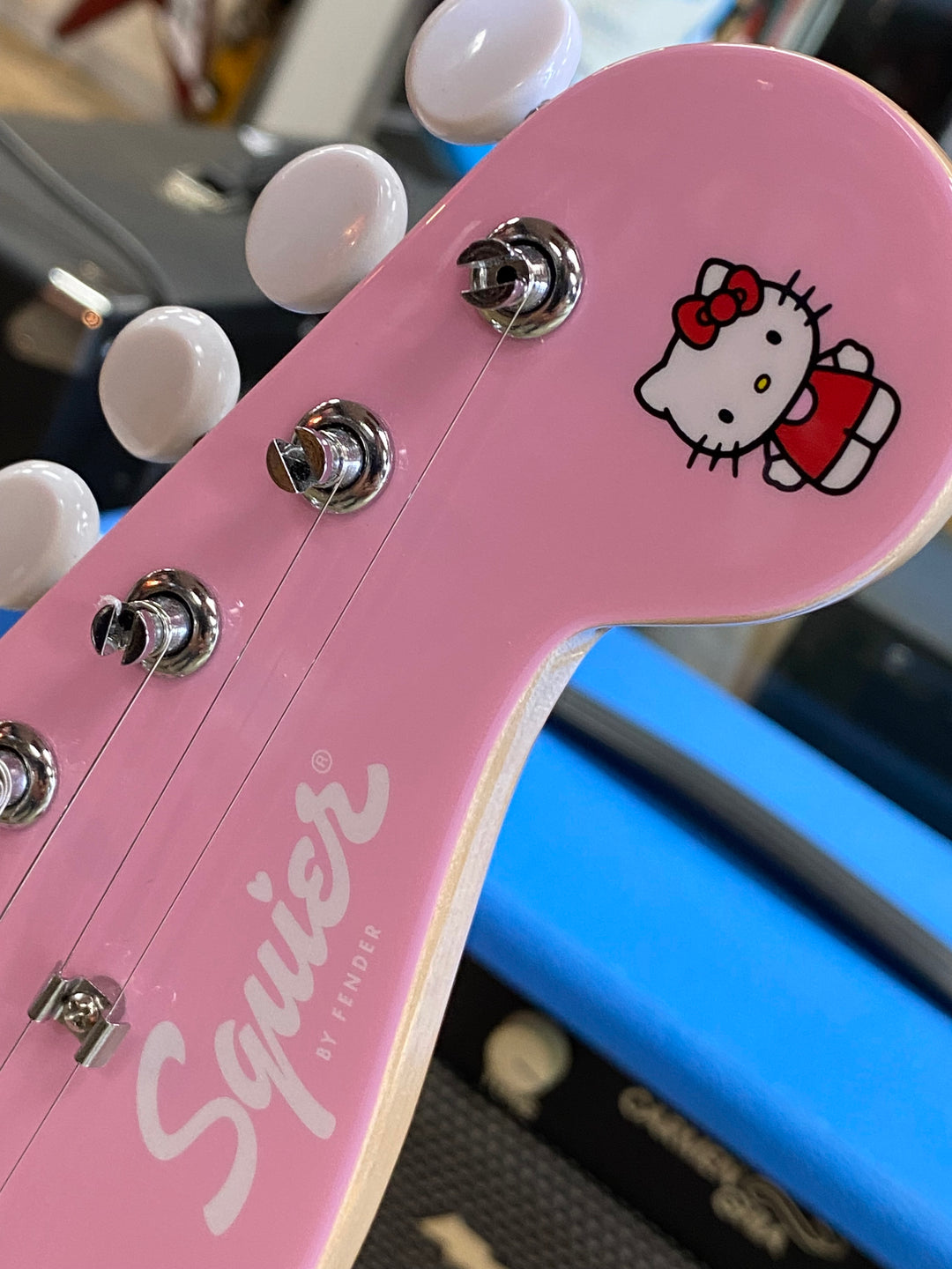 Squier Limited Edition Hello Kitty Stratocaster | Pink