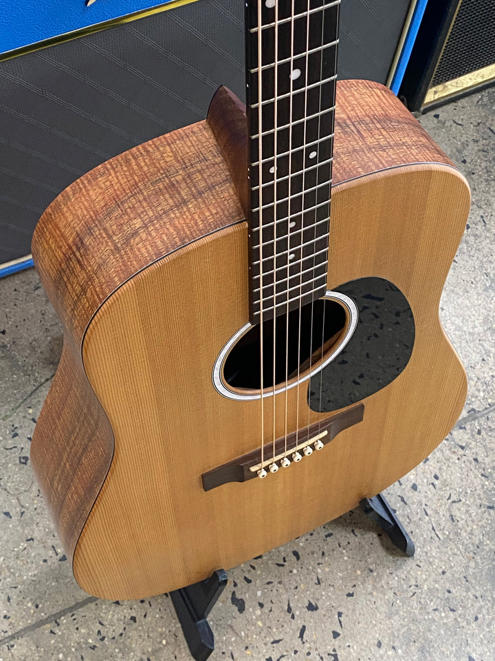 Martin Guitars DX2-E Acoustic/Electric Guitar w/bag ***pre loved***