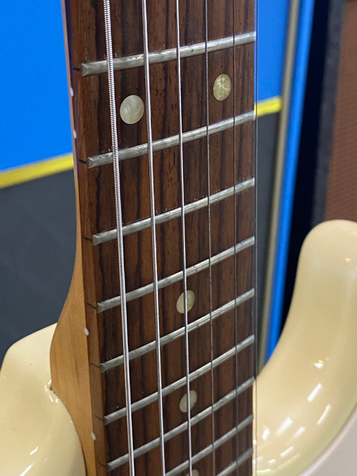 Fender Squier 2013 Bullet Stratocaster white ***Pre Loved***