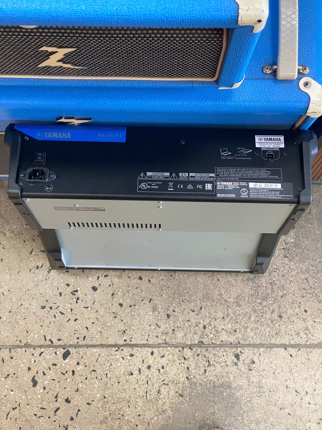 Yamaha MG16XU Mixer w/box ***pre loved***