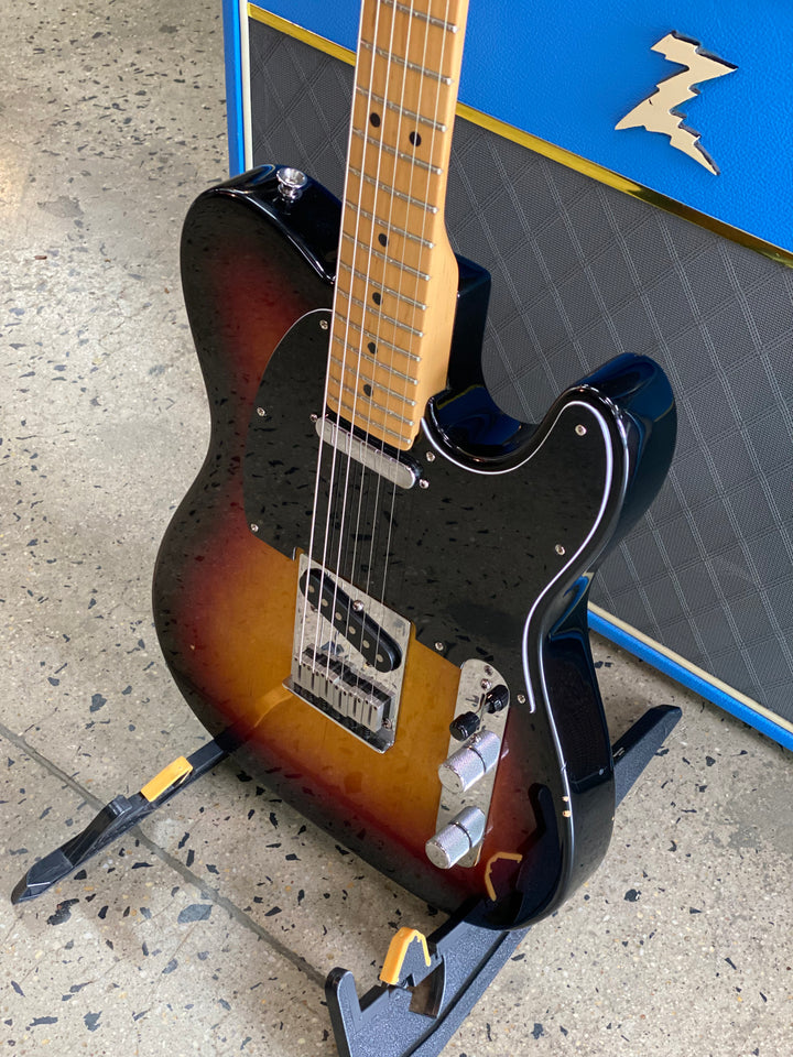 Fender USA 2004 American Series Telecaster Maple Neck Sunburst W/case ***Pre Loved***