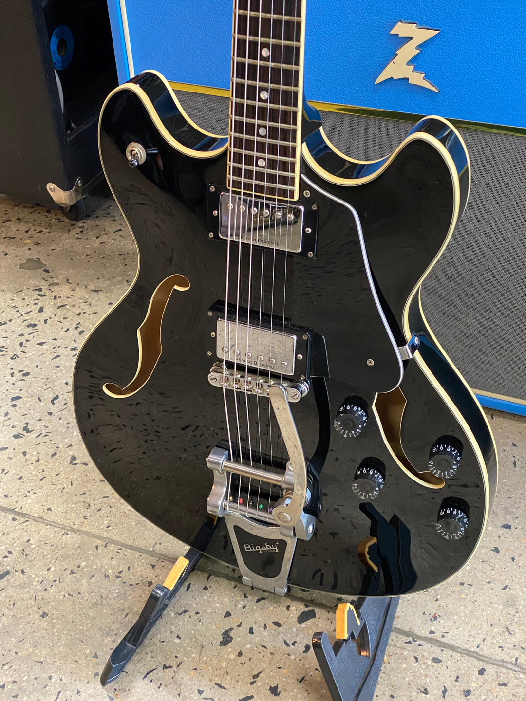 Schecter 2008 Corsair w/case | Black ***pre loved***