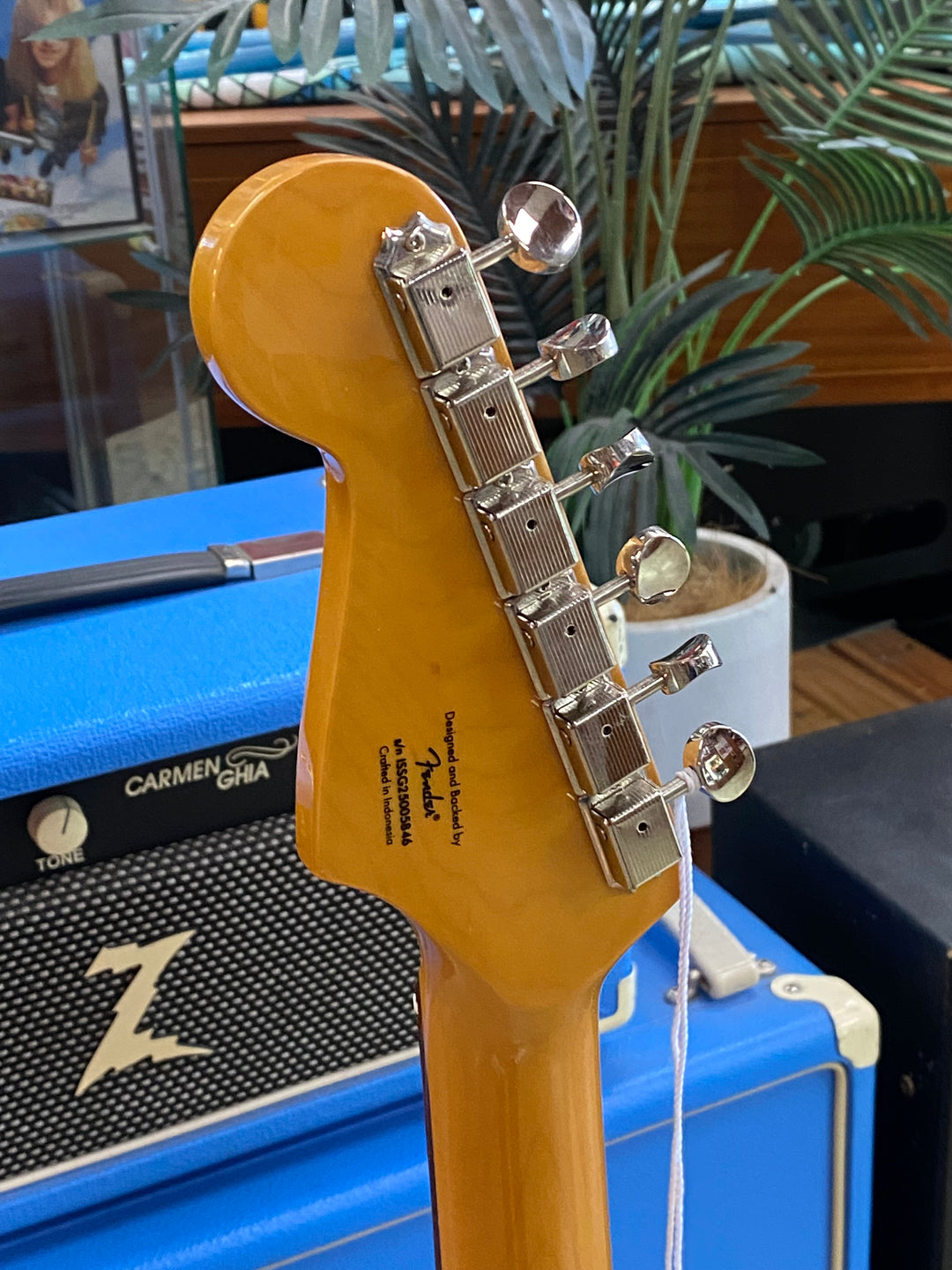 Squier FSR Classic Vibe 60s Strat HSS | Antique Olive