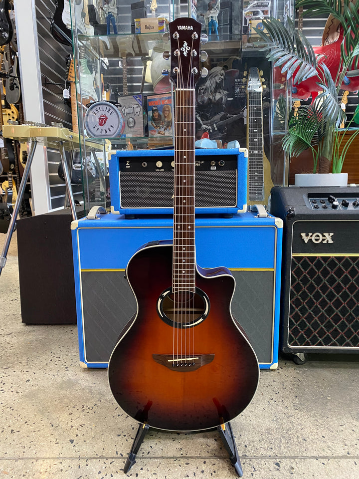Yamaha APX500 V1 Thinline Acoustic Electric Guitar OVS W/bag ***Pre Loved***