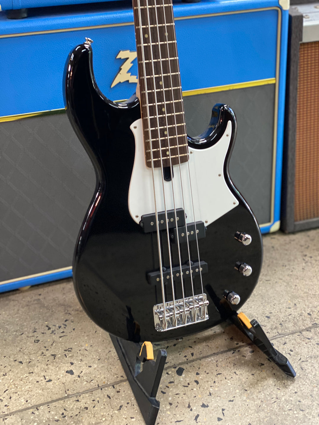 Yamaha BB235 Broadbass 5 String | Black ***pre loved***