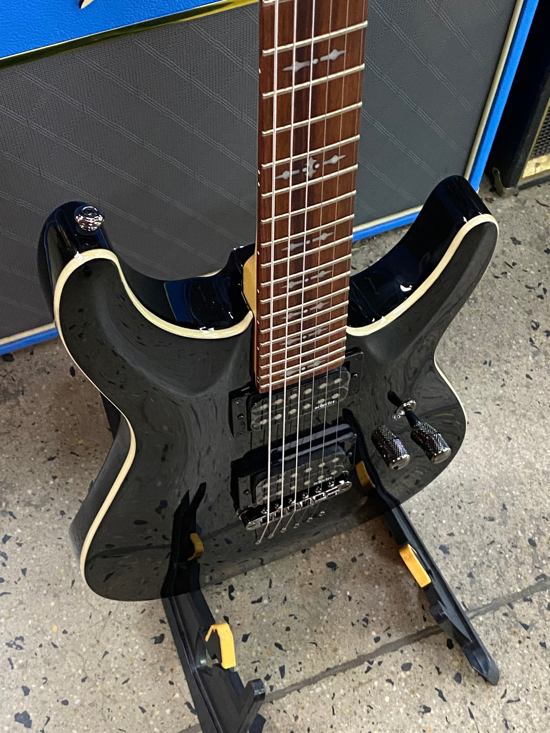 Schecter Omen-6 | Gloss Black