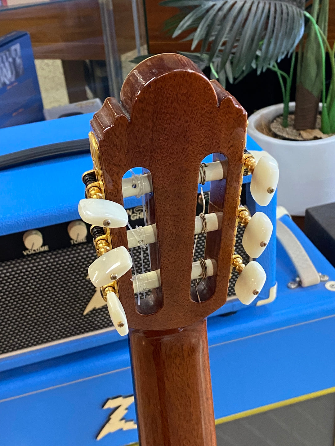 Kodaira Made in Japan Artist Classical Guitar AST 100 wcase ***pre loved***
