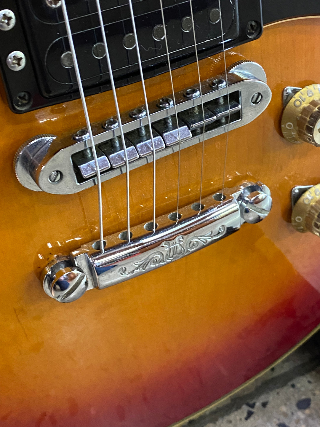 Yamaha 1979 SG700 w/bag | Sunburst ***pre loved***