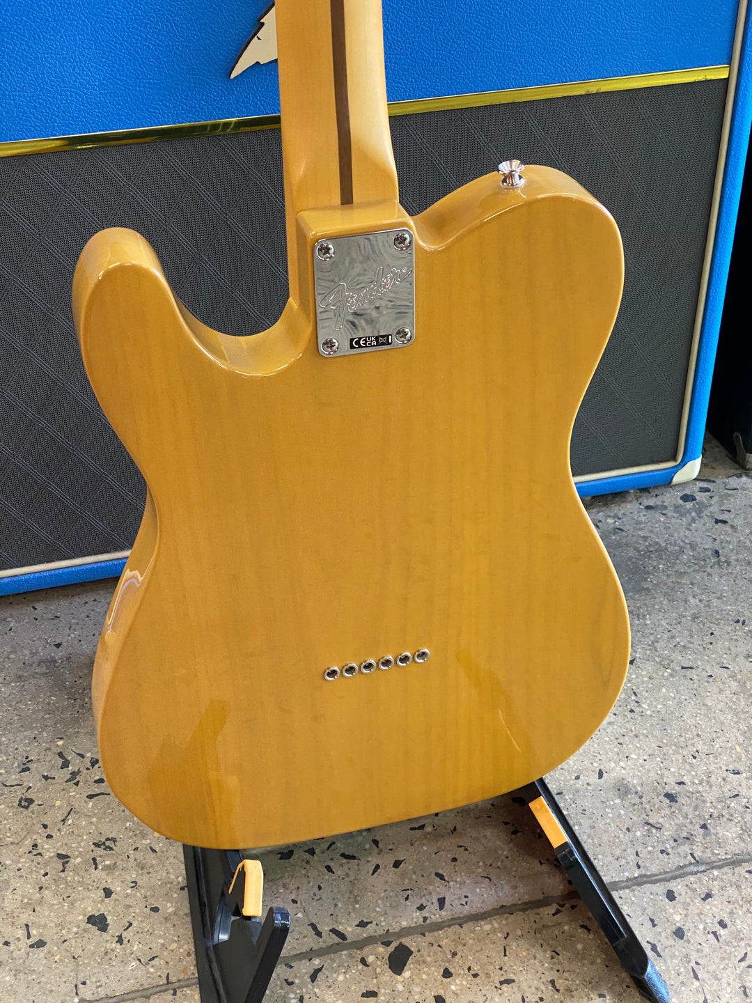 Fender American Pro Classic Tele Maple Neck | Butterscotch Blonde