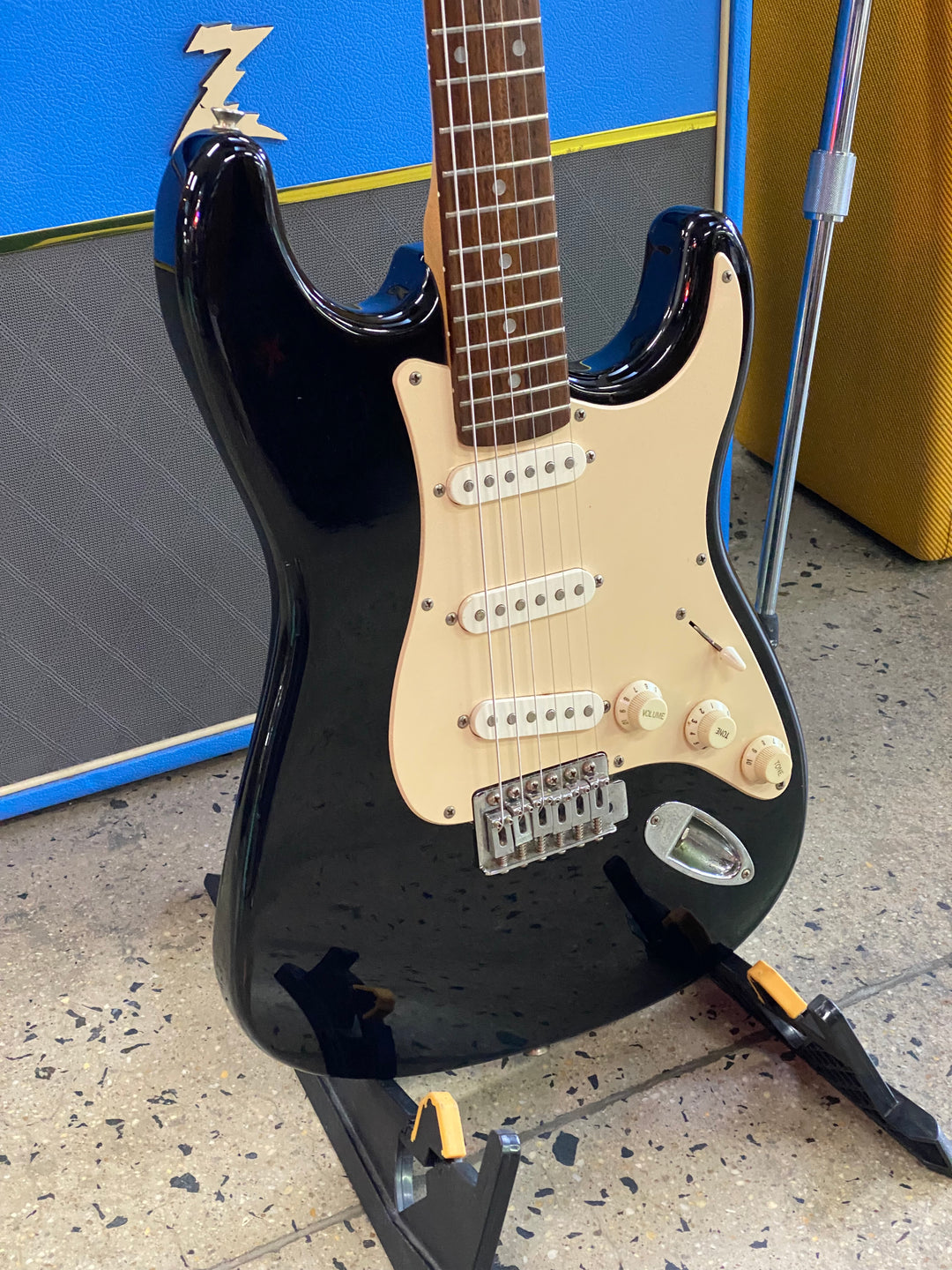 Squier Affinity Strat w/bag | Black ***Pre loved***
