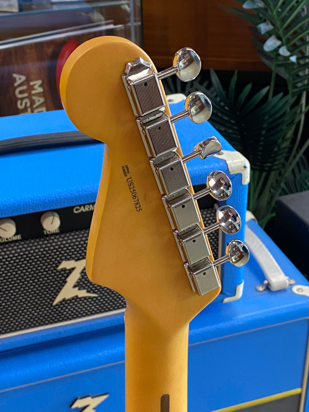 Fender American Pro Classic Strat HSS Maple Neck | Faded Black