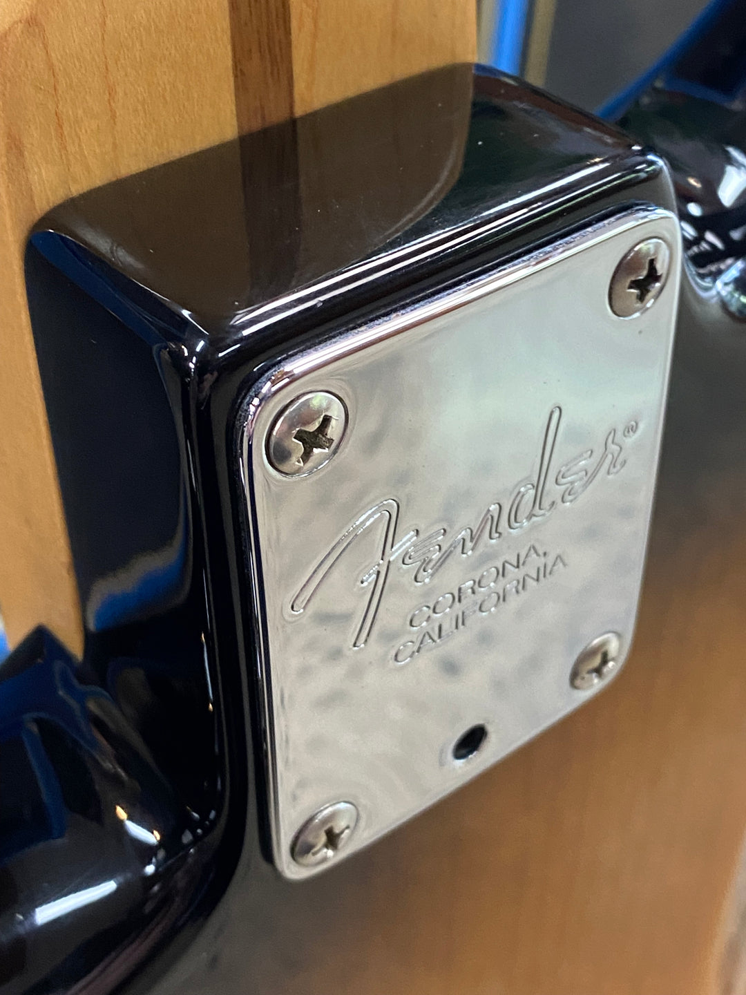 Fender 2001 American Standard Stratocaster Maple Neck 2TSB W/case **Pre Loved**