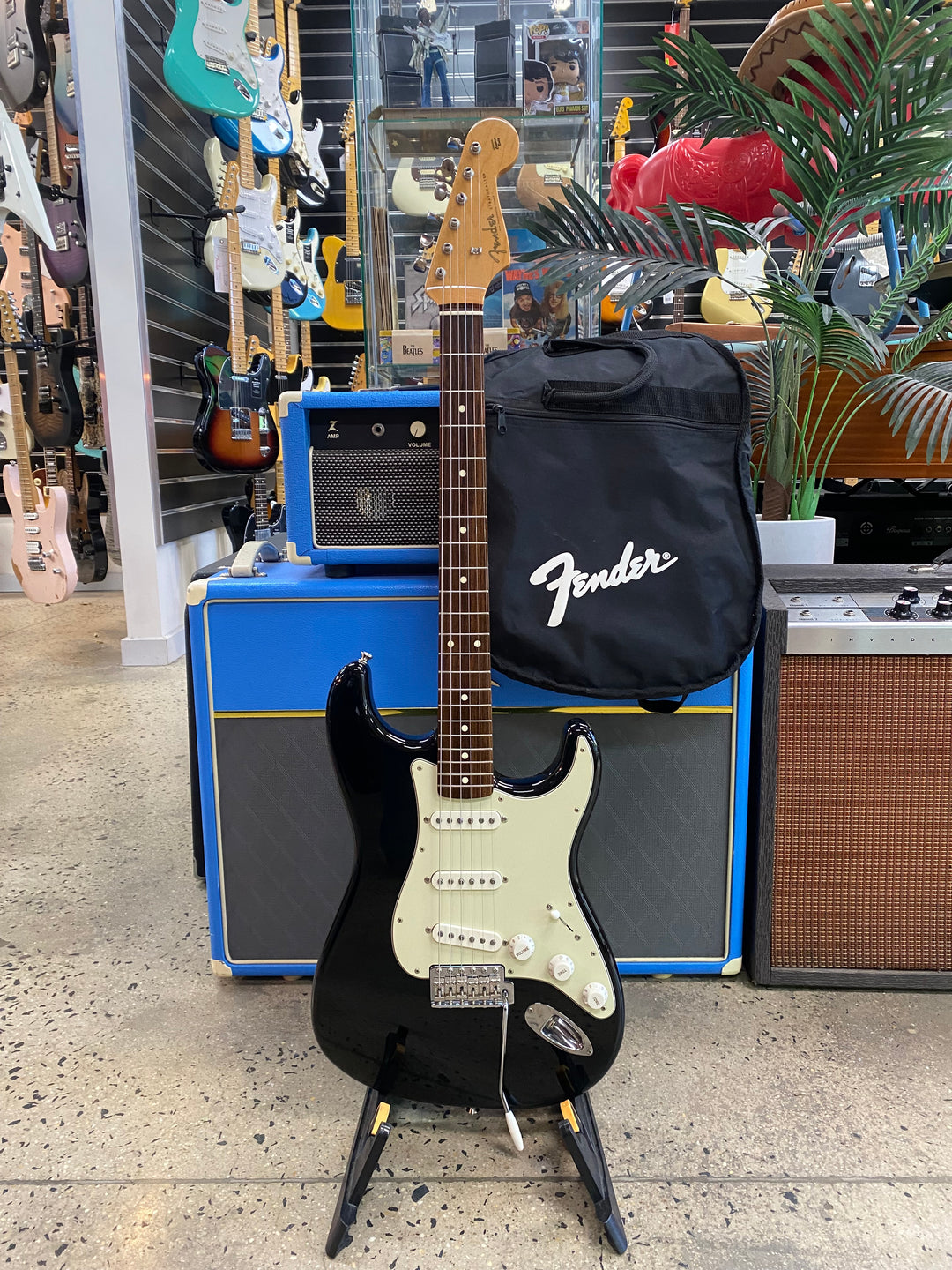 Fender MIJ 2021 Traditional 60s Stratocaster RW Fingerboard- Black W/bag ***Pre Loved***