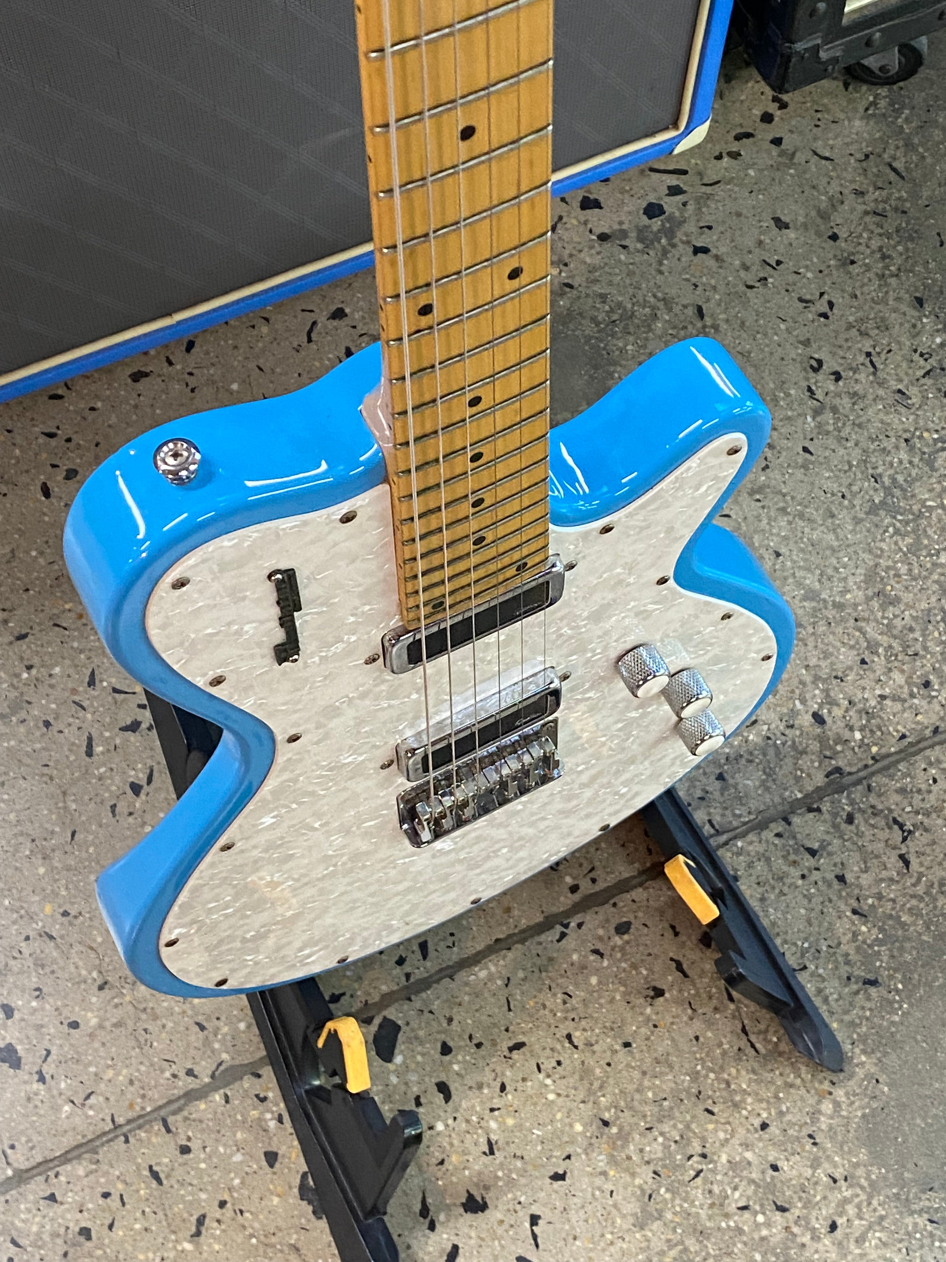 Godin Radiator | Blue ***Pre Loved*** – A&B Musical Instruments
