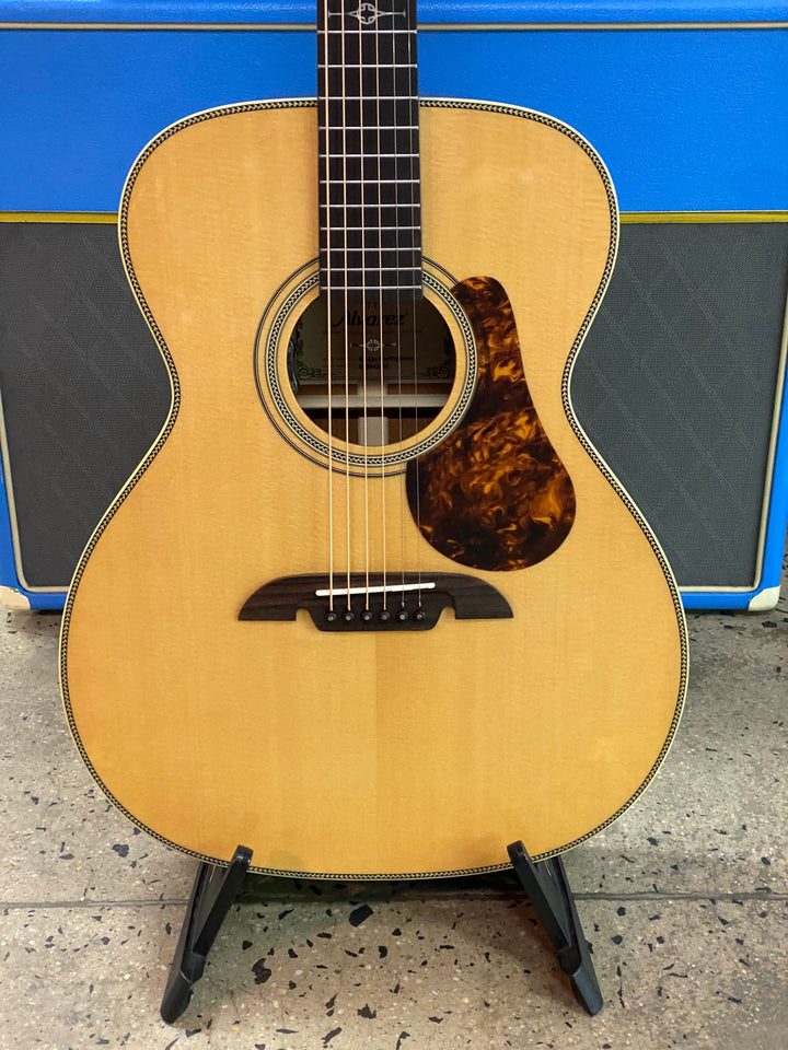 Alvarez Masterwork Folk MF60E Herringbone Acoustic w/pickup