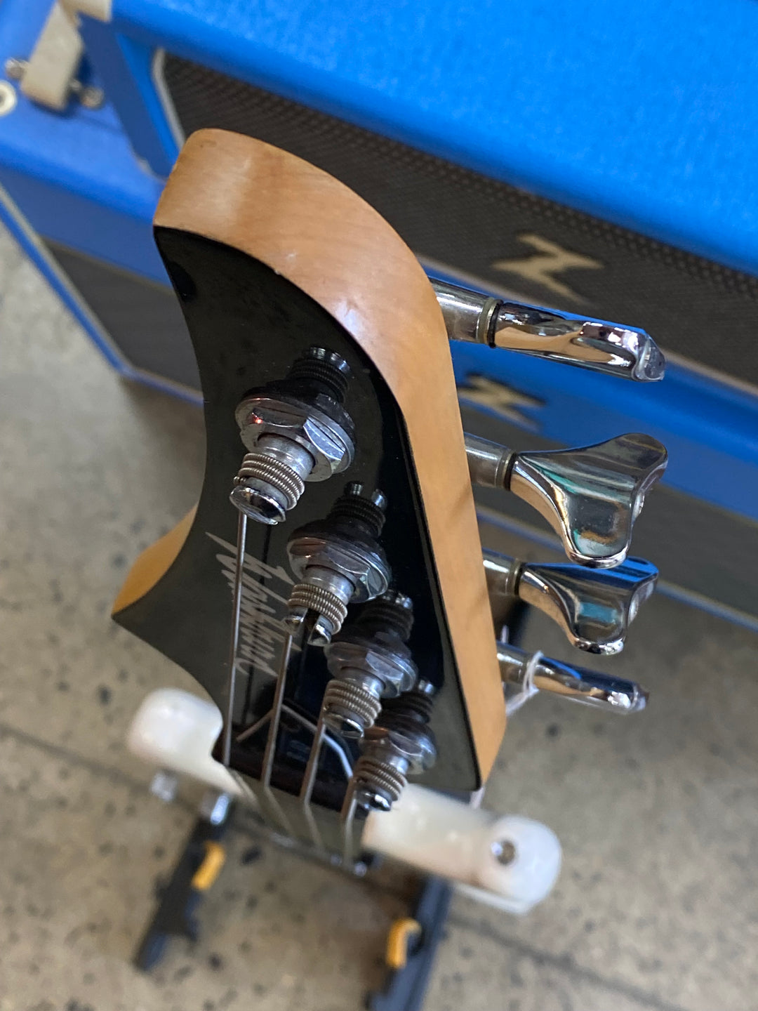 Washburn 1980s Force ABT B-10 Bass Left Hand | White