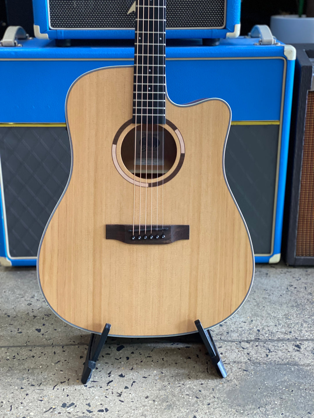 Tanglewood Strada Dreadnought C/E Solid Spruce Top Acoustic