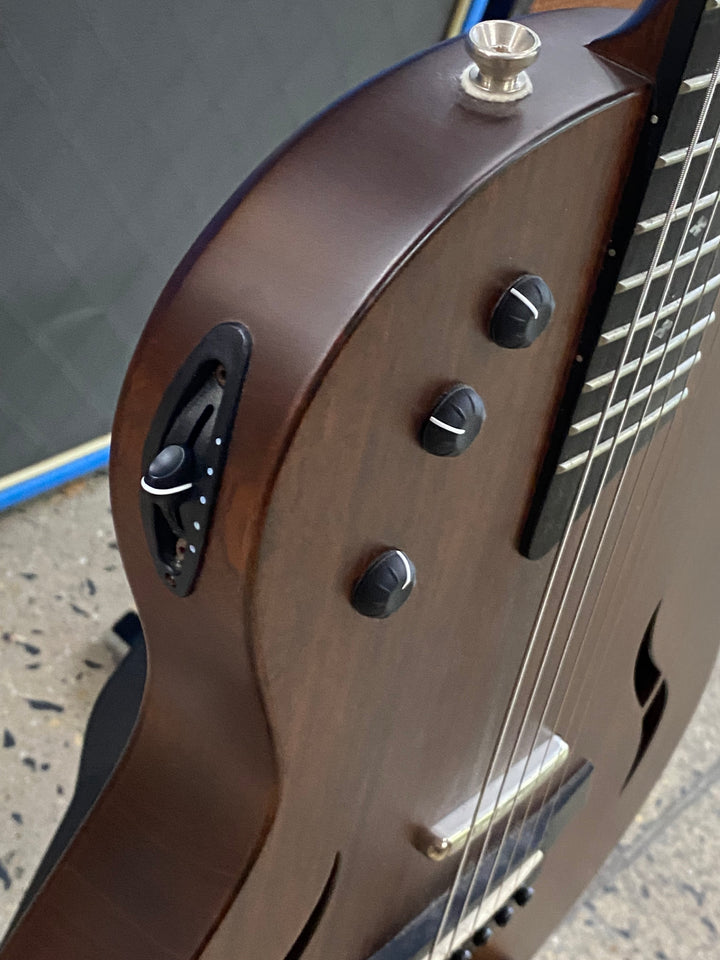 Taylor T5z Classic Electric w/bag ***pre loved***