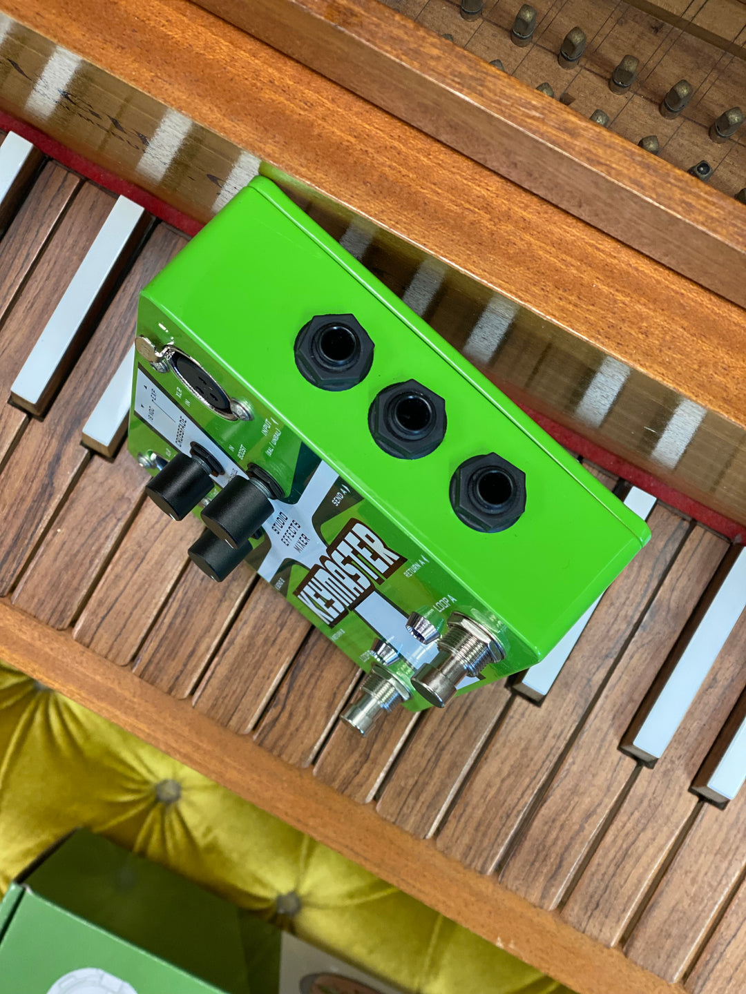 Pigtronix Keymaster Mixer wbox and power supply ***pre loved***