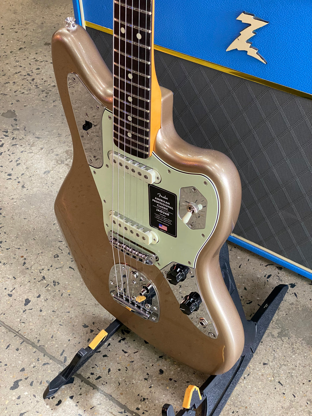 Fender American Professional Classic Jaguar | Faded Firemist Gold