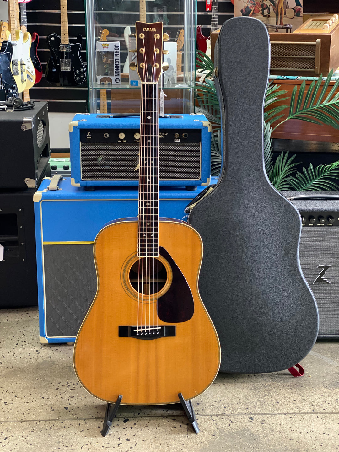 Yamaha 1981 L-8 Acoustic Guitar w/case ***Pre Loved***