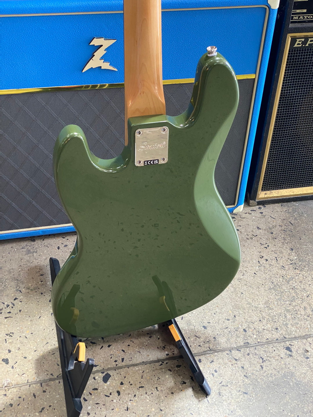 Squier FSR Classic Vibe CV 60s J Bass | Olive