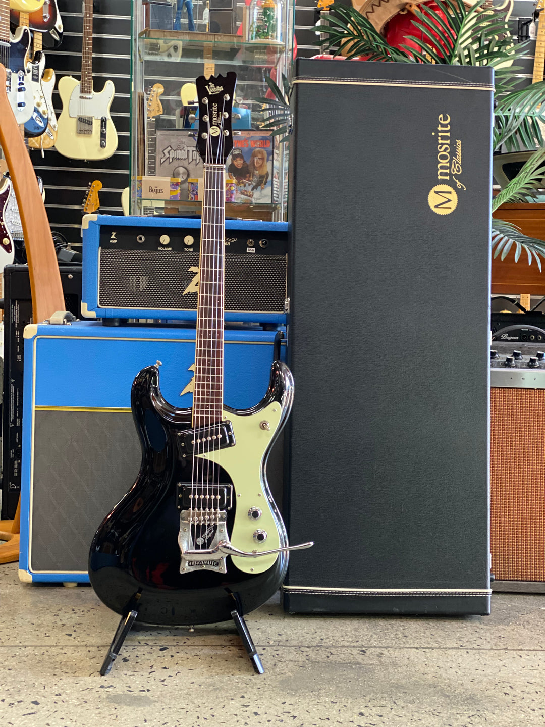 Mosrite MIJ Reissue Ventures w/case | Black ***pre loved***