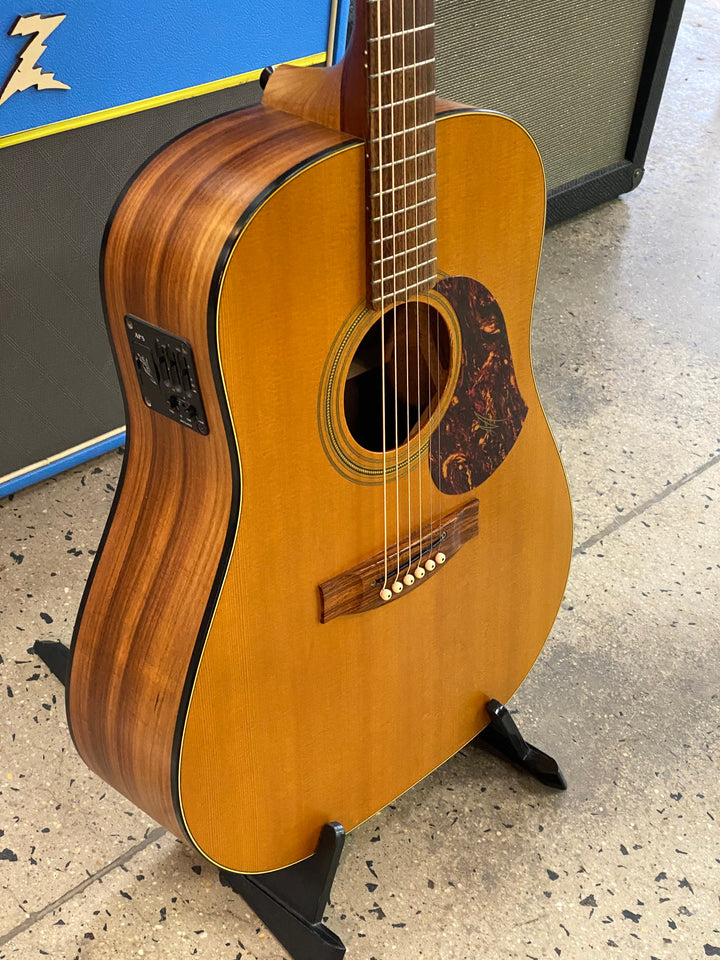 Maton Canterbury Model 2004 wcase ***pre loved***