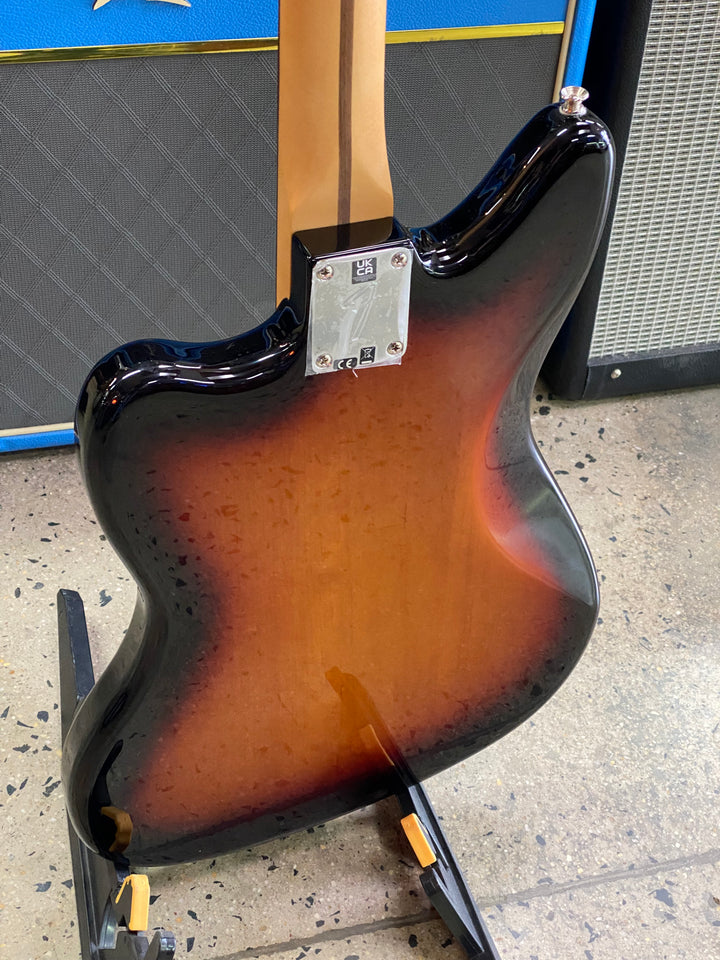 Fender Player II Jaguar | 3 Colour Sunburst